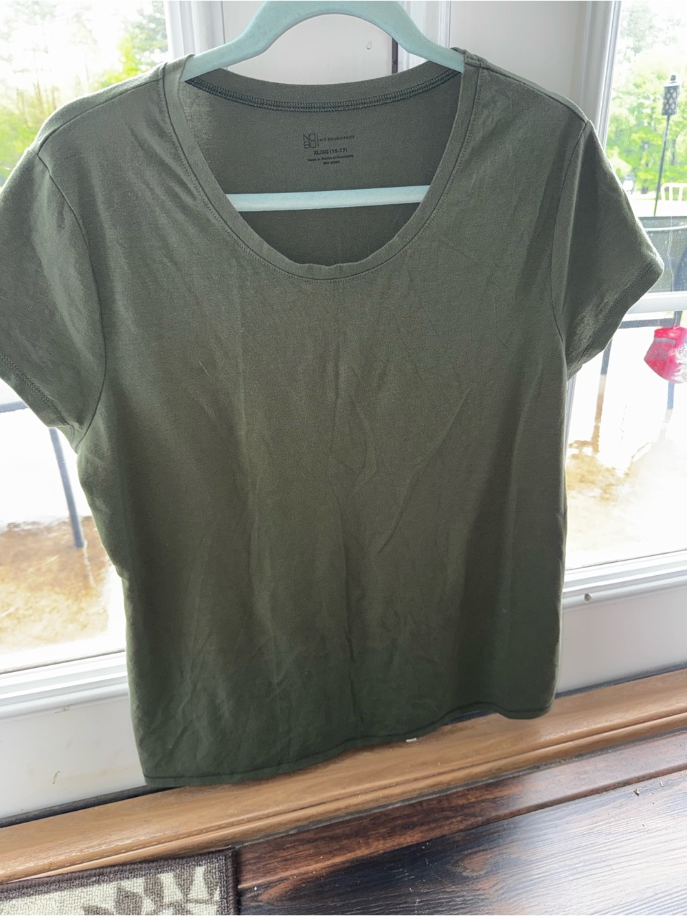 No Boundaries Olive Green Short Sleeve Crewneck Tee